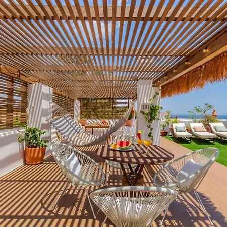 Penthouse Oasis With Private Pool Apartment
